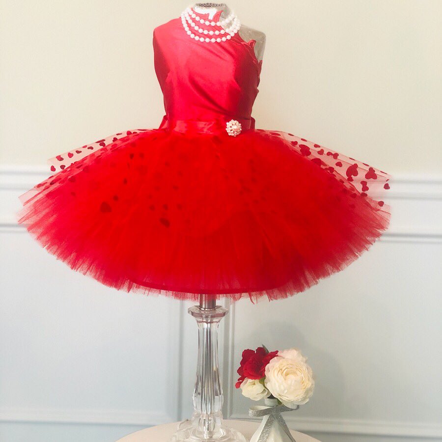 mannefique's tweet photo. Pretty red one should dress and  red tulle bottom. She is a crossover gift for a Delta Sigma Theta. 

#deltalamp #deltasigmatheta #delta #redandwhite #redlacedress #redmermaiddress #deltadress #sorority #sororitydress # centerpiece #event #deltasigmathetaevent #mannequin https://t.co/dw3GZLfzWW