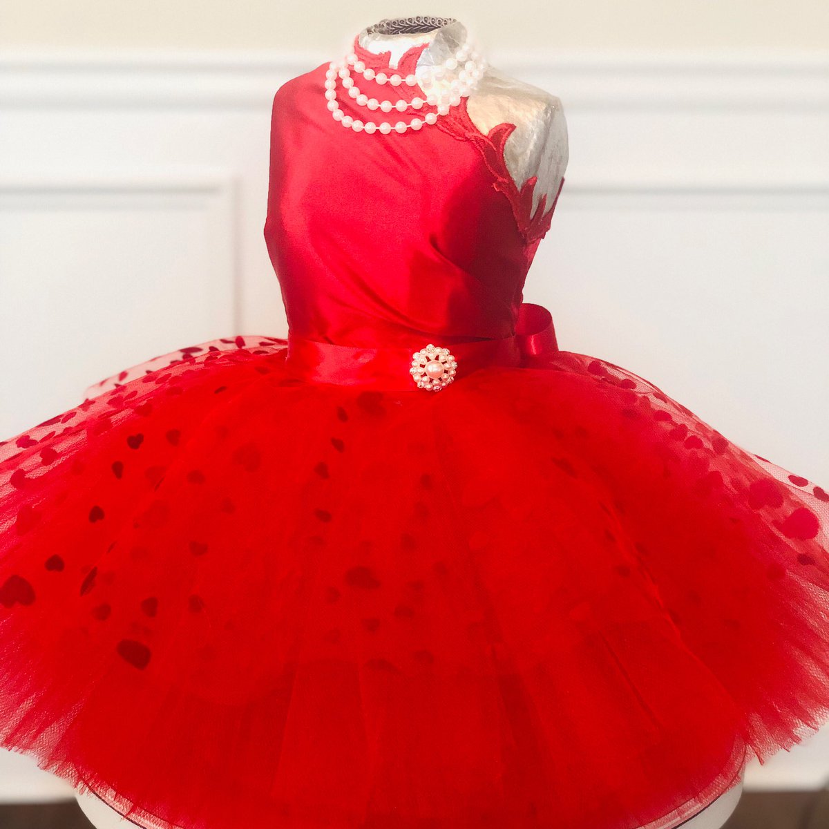 mannefique's tweet photo. Pretty red one should dress and  red tulle bottom. She is a crossover gift for a Delta Sigma Theta. 

#deltalamp #deltasigmatheta #delta #redandwhite #redlacedress #redmermaiddress #deltadress #sorority #sororitydress # centerpiece #event #deltasigmathetaevent #mannequin https://t.co/dw3GZLfzWW