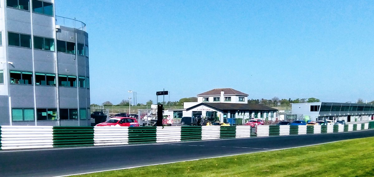 CregorNews's tweet image. It's a fine day for #SpeedFreaks in @Mondello_Park