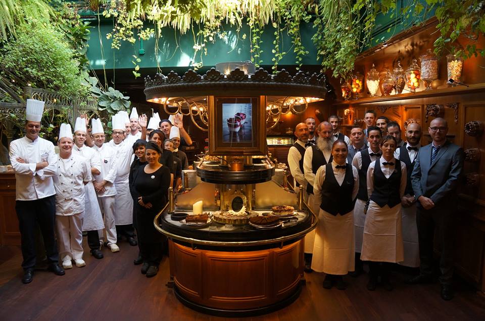 Desde <a href="/GrandsBuffets/">Les Grands Buffets</a> os deseamos un feliz #LunesdePascua y día #festivo