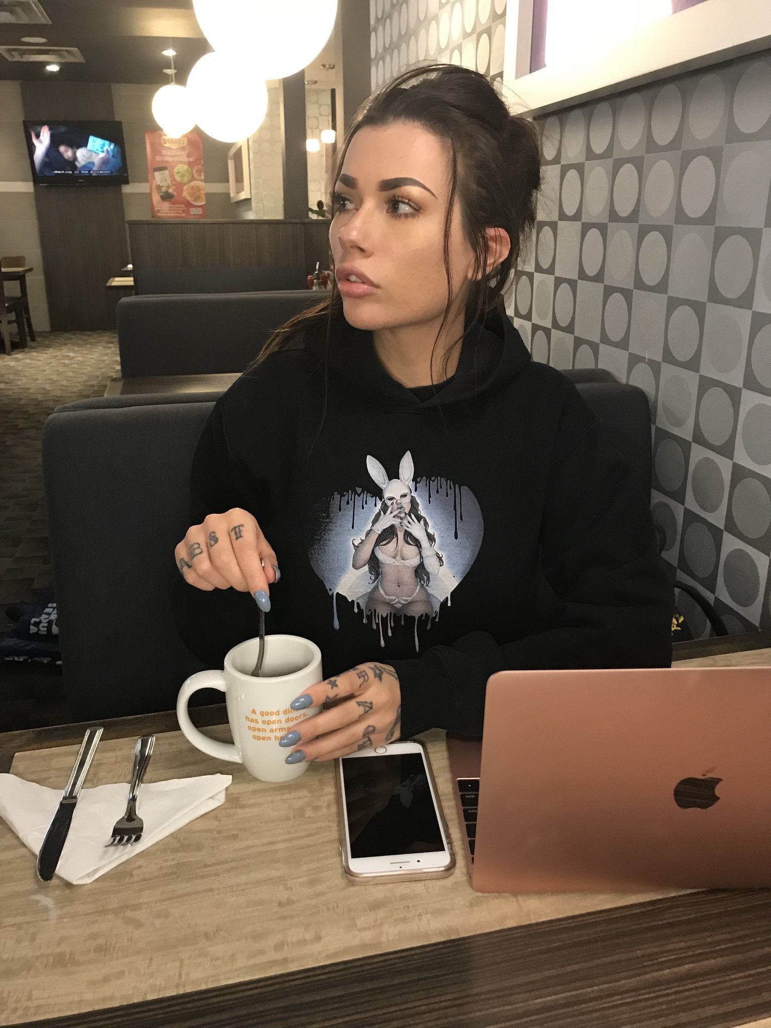 Vera Bambi on Twitter: “Always at it https://t.co/bzV8HFl07C” / Twitter