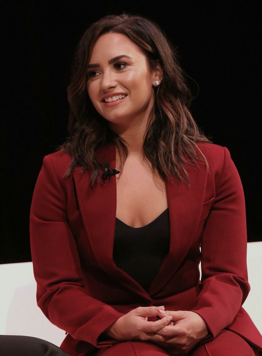 demithevoid's tweet photo. @scooterbraun Hi Scooter, how are you today? I come across this tweet, show the most talented person in the world who needs you. You're a wonderful person as much as she is, and we really wanted you to get manager her! Please, she needs you, we love you. ❤ #asklovatic https://t.co/LuI3T2l6qK