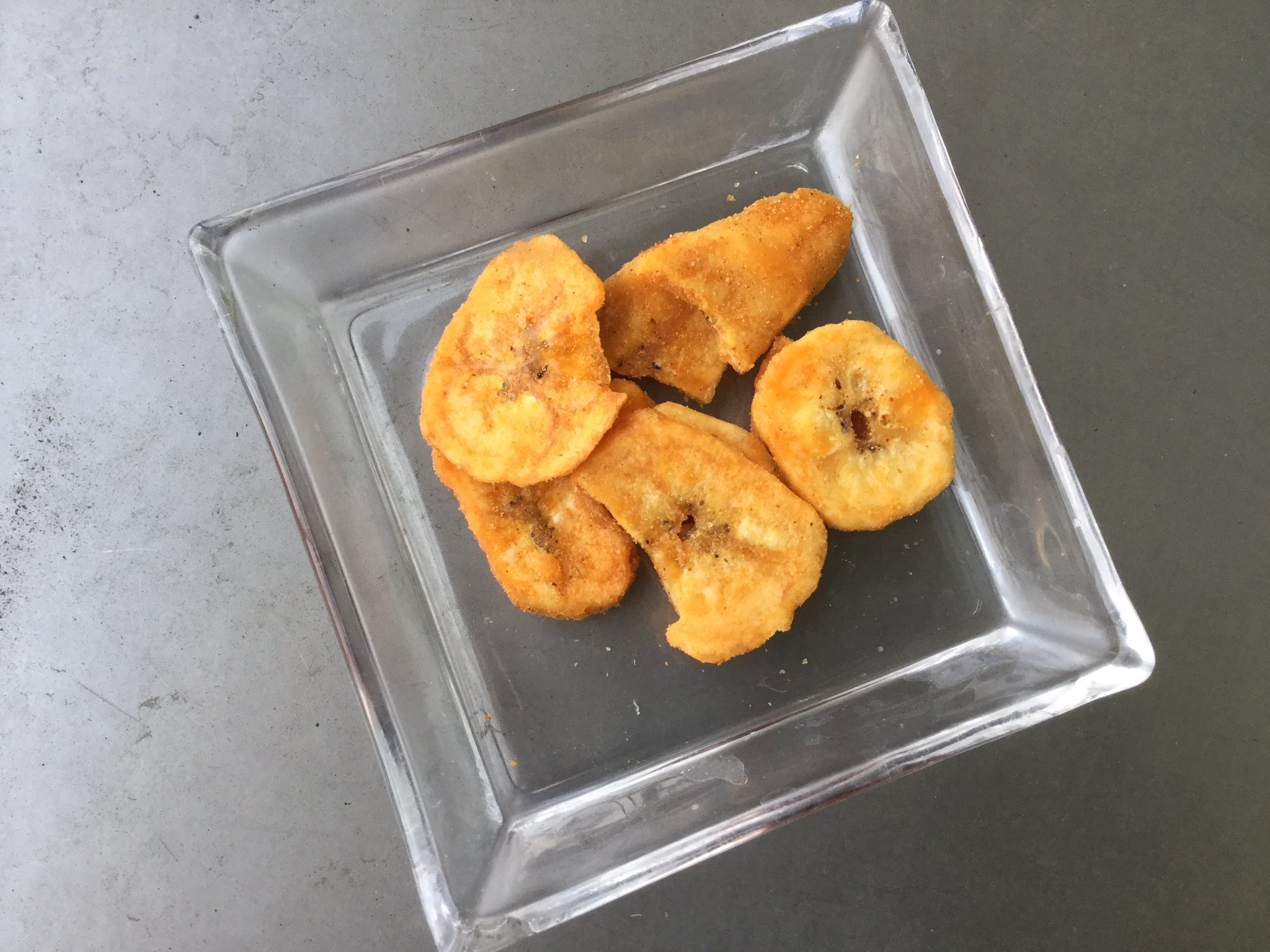 Sayo 昨日 ビオセボン で買ったバナナチップ ニンニク チリ どんな味 と思って買ったけど まずい 甘 辛がケンカしてる Sayo 昨日 ビオセボン で買ったバナナチップ ニンニク チリ どんな味 と思って買ったけど まずい 甘 辛がケンカしてる