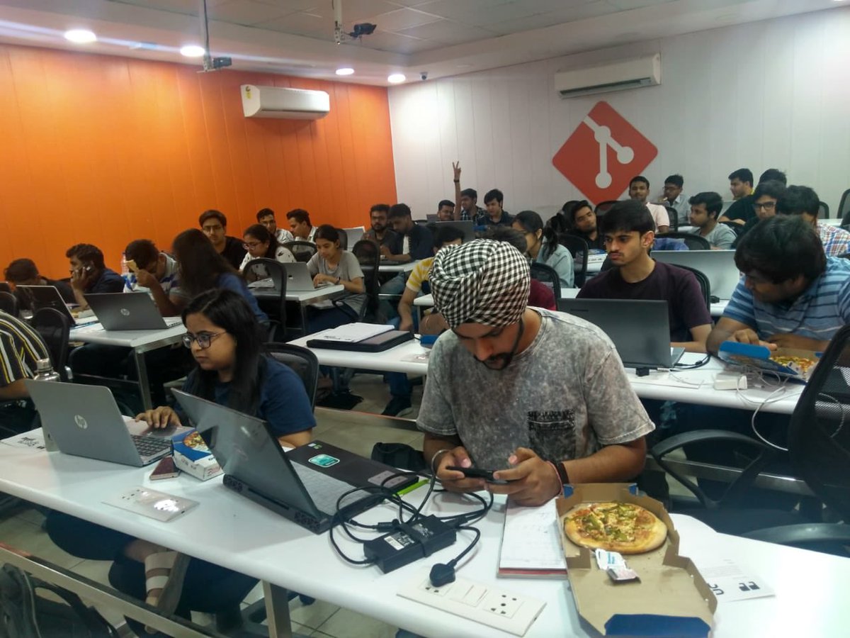 CodingNinjasOff's tweet image. Pizza in the class never fails to bring smiles!:)
Ninjas are having a good learning time in their class!
Few moments from the class! 📸
#CodingNinjas #Classroomexperience