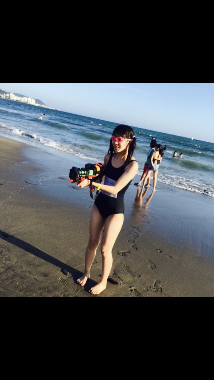 海 js 盗撮 海行きたいなぁ…日焼けするからなかなか行けない。 4年前友達と由比ヶ浜行った時の。  楽しみすぎて前日わざわざ雑貨屋でゼッケン買って名前かいて一生懸命ぬいぬいした。 スク水で登場してあんたそれ何wって言われるのが楽しみでニヤニヤしながら  ...