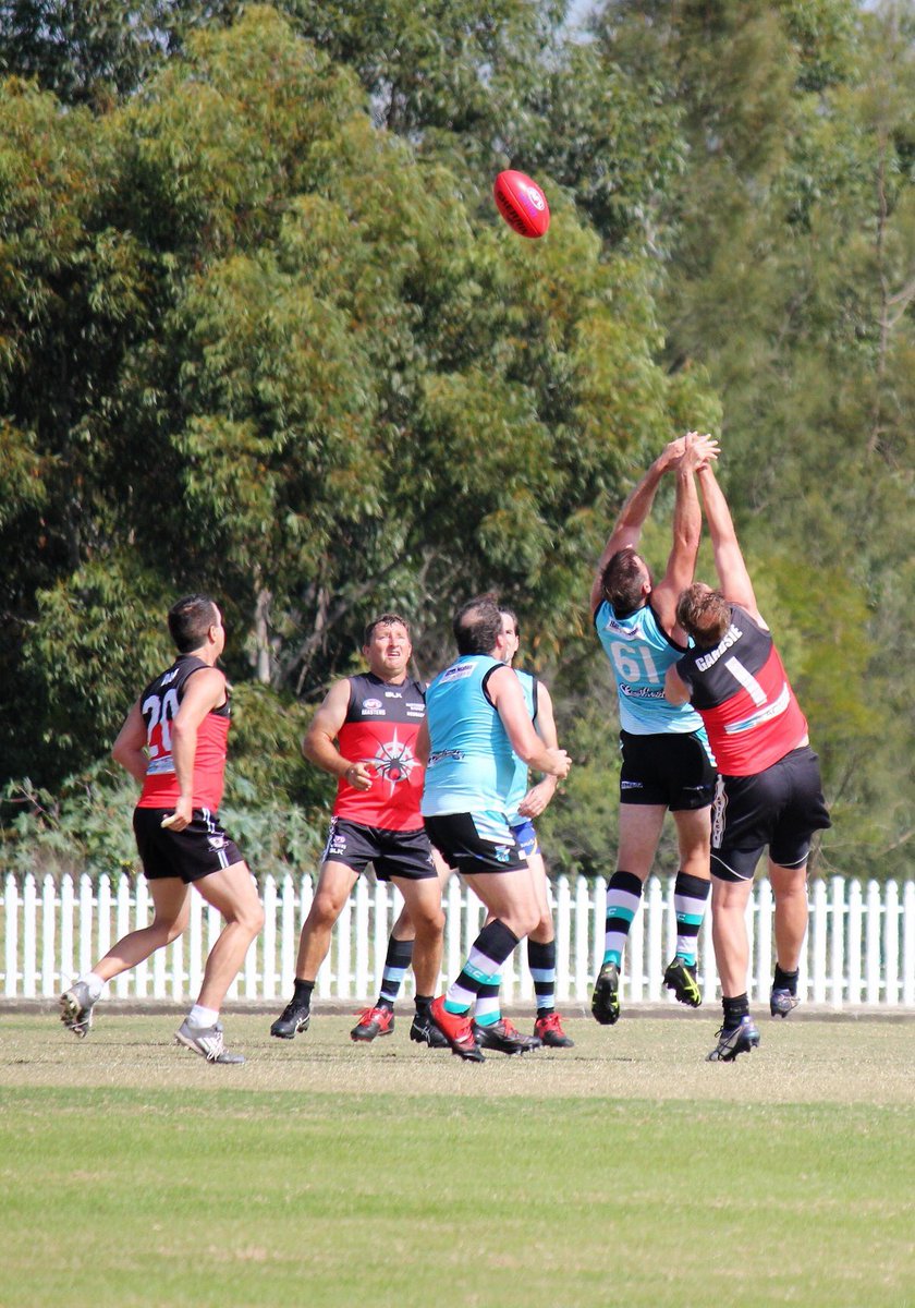 RedbacksAFL's tweet photo. Redbacks footy action https://t.co/ZlZIFoINqC