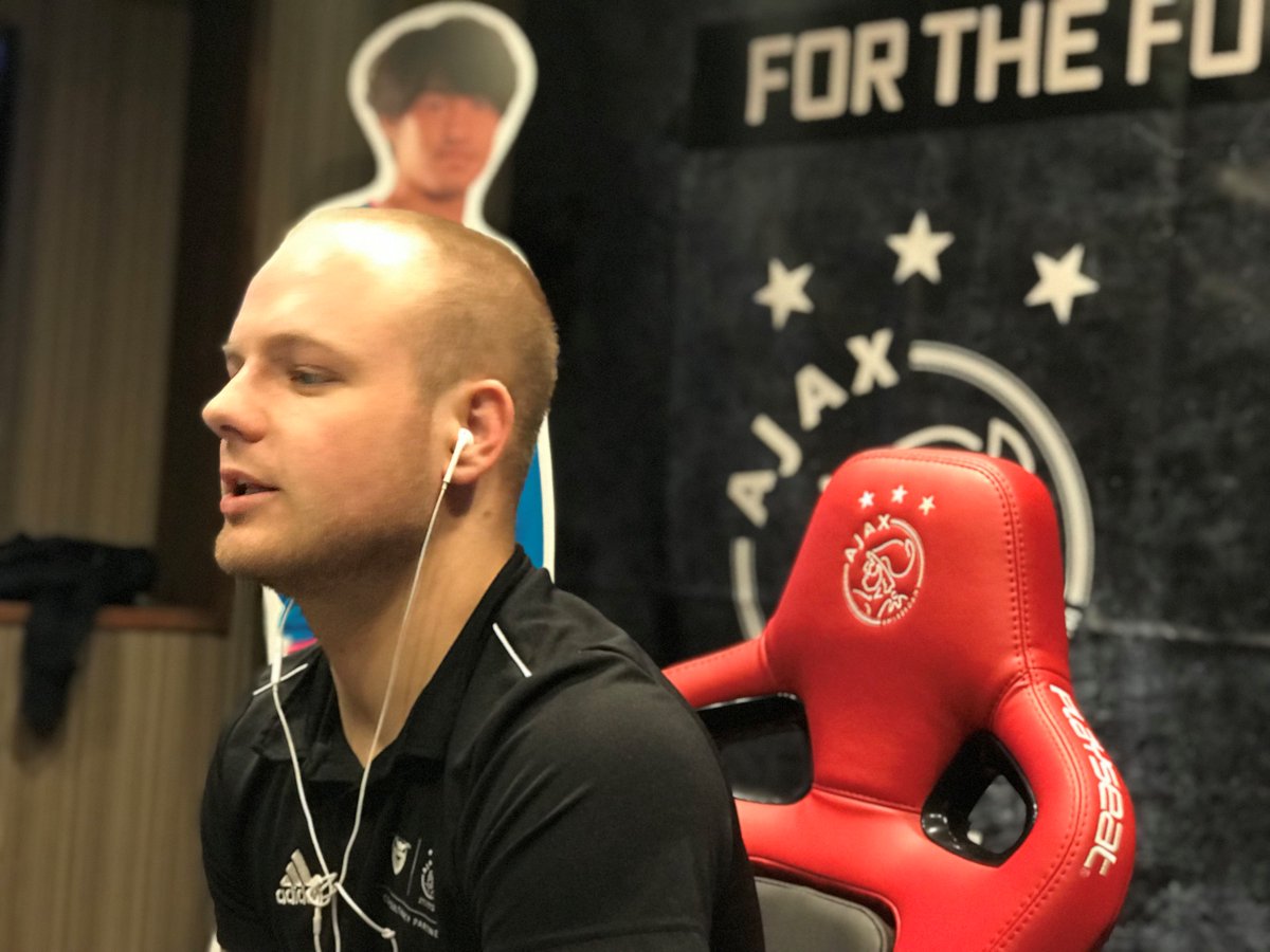 saganofficial17's tweet photo. #サガン鳥栖 #eスポーツ #fifa19

@AjaxBob95 選手 ブカレスト🇷🇴で開催予定の『LQE Qualifiers』のオンライン予選に参戦しましたが、準々決勝で敗戦🎮

4/28.29は #eJリーグ でリベンジ🏆
EA SPORTS FIFA 19グローバルシリーズプレーオフ出場を目指して奮闘中🔥

#sagantosuesports
#砂岩魂 #Ajax https://t.co/a75bJvQ8c5