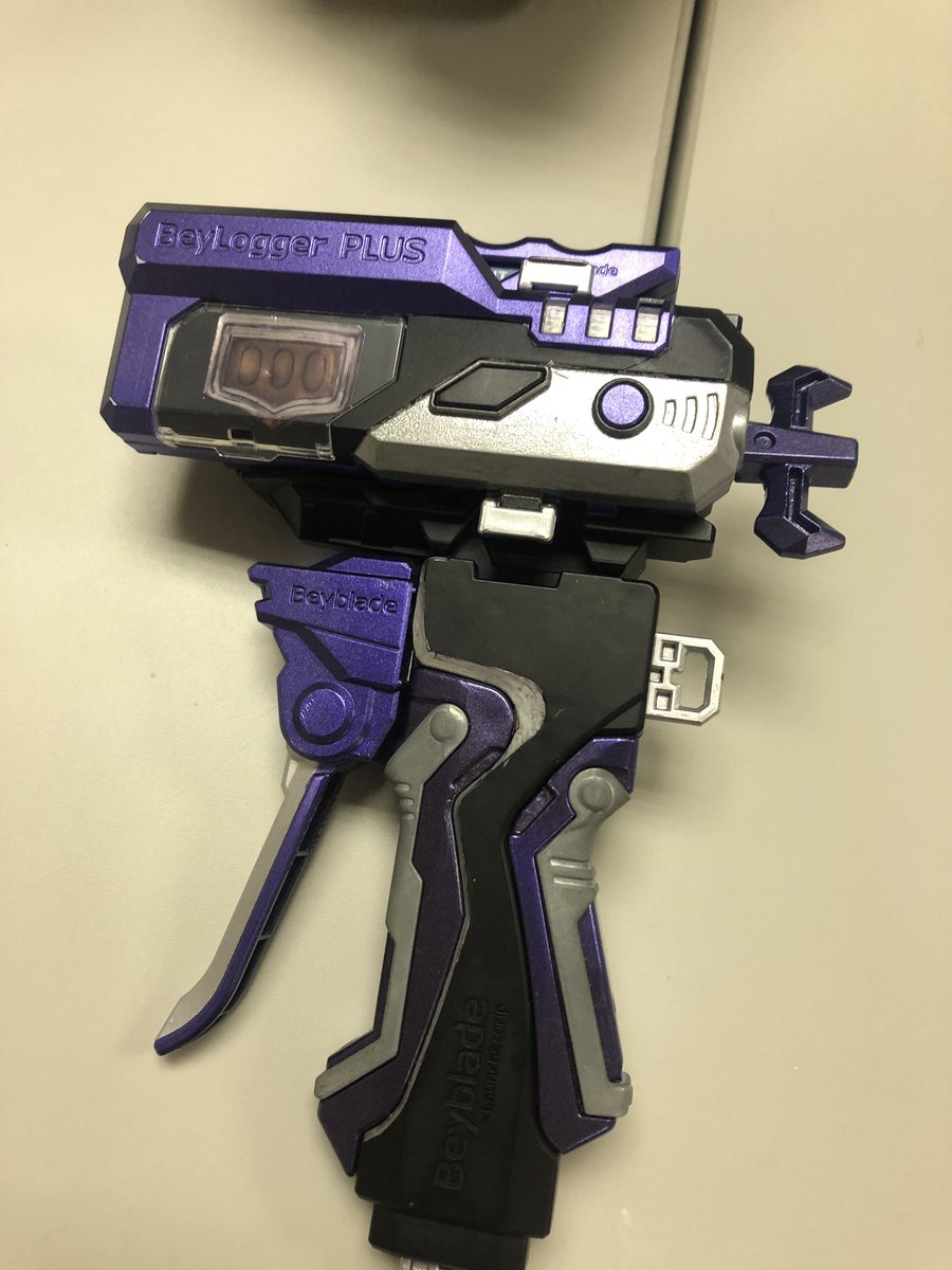 塩鮭 בטוויטר 去年フォロワーさんのクリスマス会にお邪魔した時にいた方がベイブレードの回すやつを魔進チェイサーカラーにしてたの撮影した