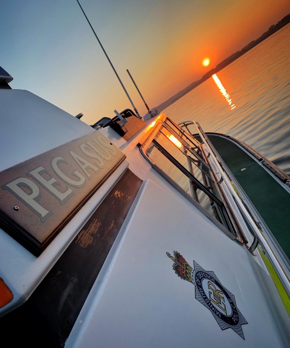 MODPolice's tweet photo. Spectacular views of #Torpoint last night, for Police Launch Pegasus #sailingintothesunset...⛴🌅
#MarinePolicing
#ViewFromTheOffice
#JobLikeNoOther https://t.co/VIjpz1UJVz