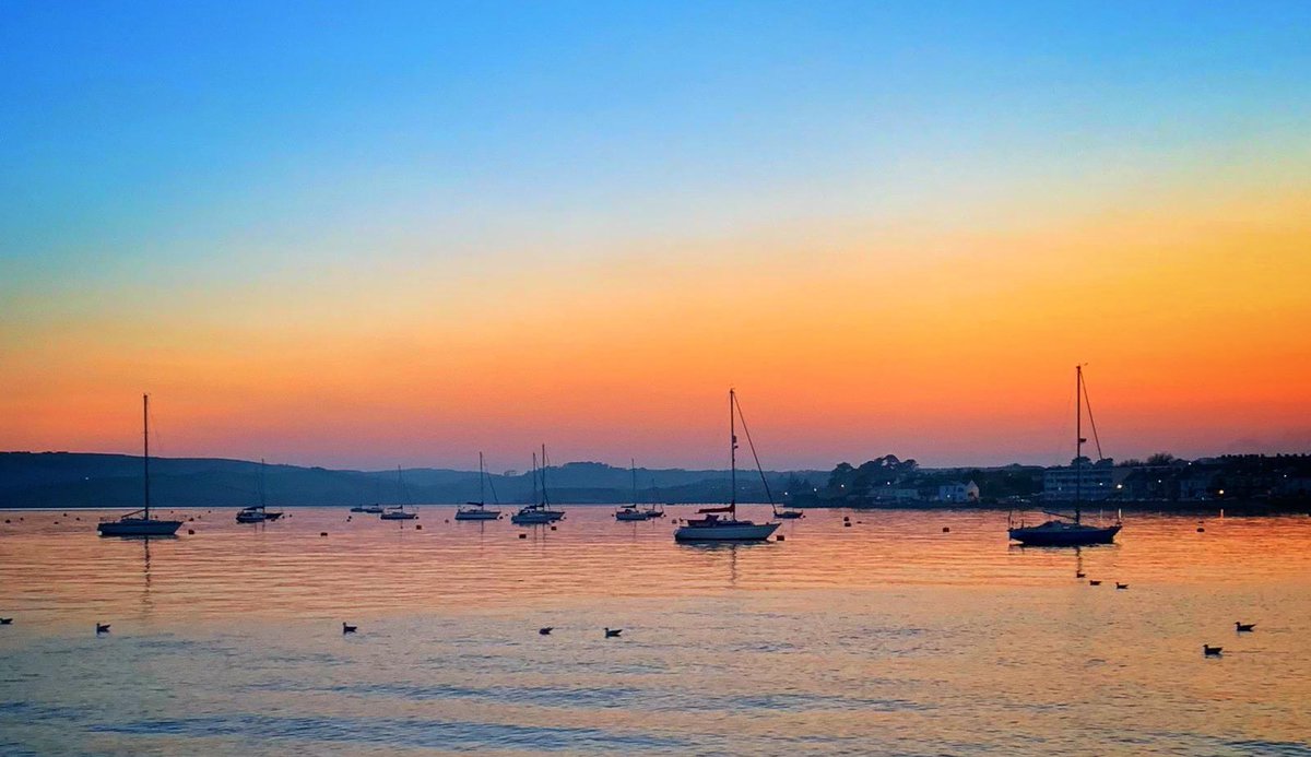 MODPolice's tweet photo. Spectacular views of #Torpoint last night, for Police Launch Pegasus #sailingintothesunset...⛴🌅
#MarinePolicing
#ViewFromTheOffice
#JobLikeNoOther https://t.co/VIjpz1UJVz