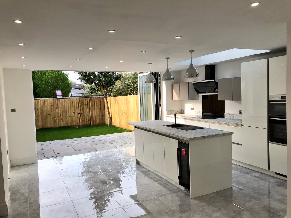 CaseMorganLtd's tweet photo. The finished product looking fantastic in the Easter sunshine! #renovation #cardiff #pontcanna https://t.co/KJqHtjJf0T