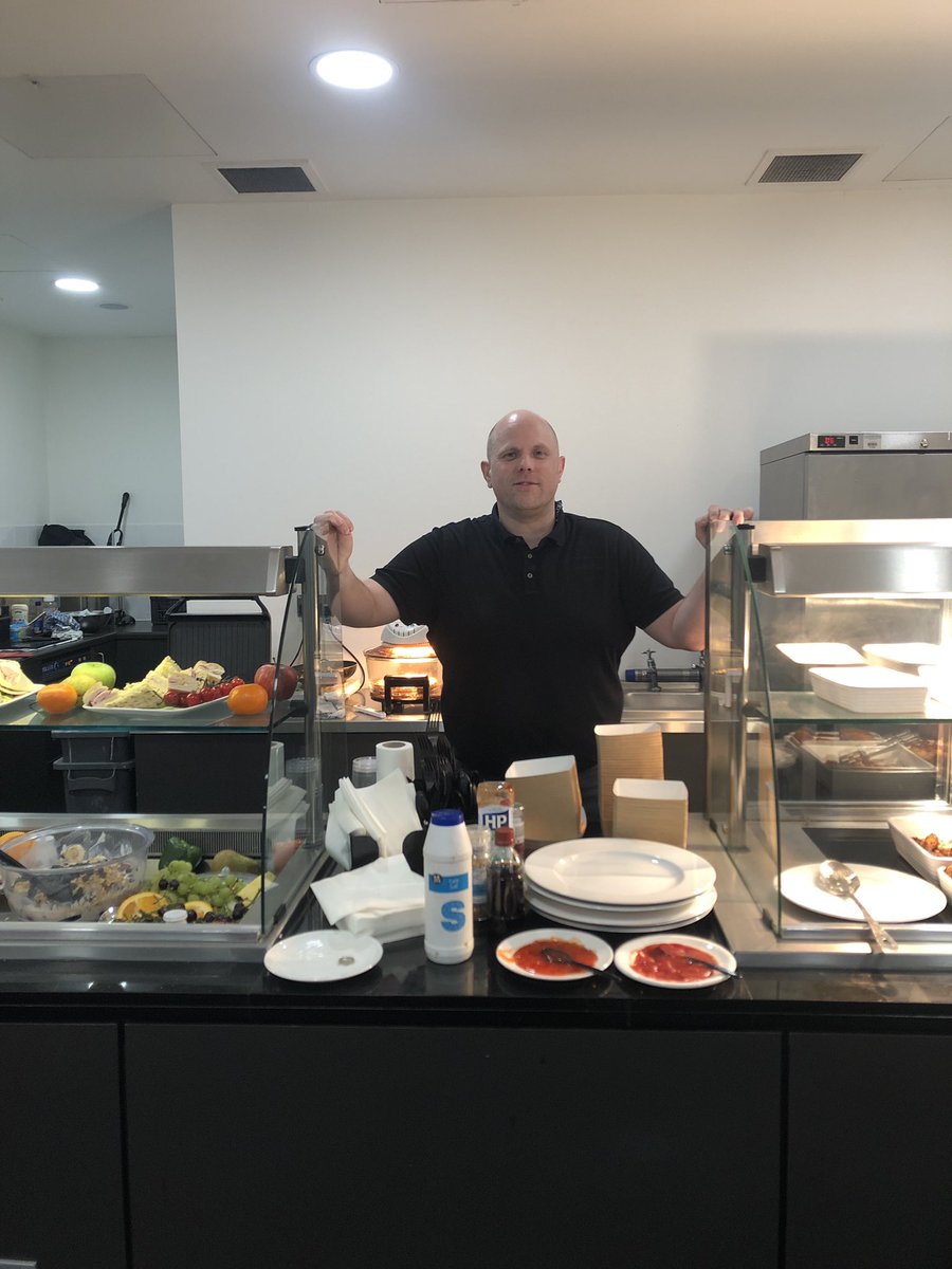 tongueryan3's tweet photo. Happy Birthday @Tboy2champions. Top guy who works extremely hard all year round catering for the jockeys at many racecourses. #BehindTheScenes https://t.co/9bYqLlDFyf