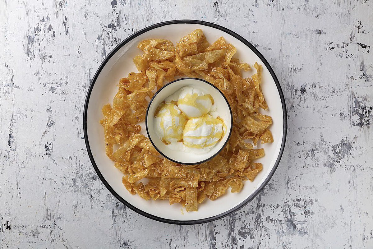 Darsaan- Honey noodles with vanilla ice cream, a classic combination that will never disappoint! Tag a friend you would like to share this with. #MandarinSummer 🍨

#dessert #honey #noodles #vanilla #icecream   #dessertlove #sweet  #mumbai #foodofmumbai #mumbaifoodie #mumbai