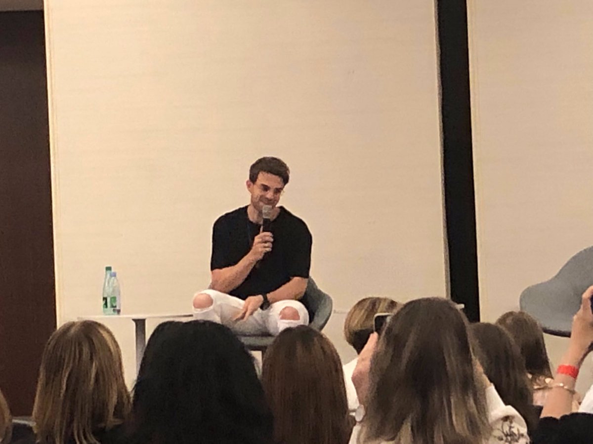 _maeevaaa_'s tweet photo. This day was amazing, really ❤️ thank you soooo much guyss ❤️ #paulwesley #natebuzolic #pariscon @paulwesley @natebuzz @real_kaylaewell @ultimeventz https://t.co/SdUtqg1PO2
