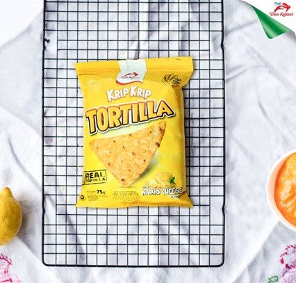 Dipanggang, digoreng atau dibikin hal lainnya yang lebih out of the box? Kamu tinggal pilih aja nih, mau kreasi kayak apa. Soalnya, #KripKripTortilla enak buat dikreasiin gimana aja ;)
.
Yang setuju sama kita, angkat tangan, dong!
.
#SegitiganyaBikinCinta #KripKripTheRealTortilla