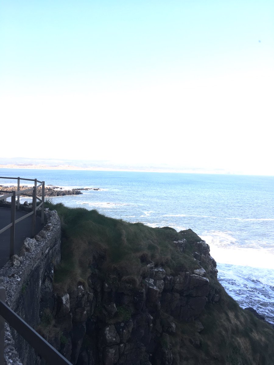 SamJL27's tweet photo. Out early before the crowds take over Portstewart! #morningmiles #pricelessviews #runforestrun https://t.co/4UCz3XCuoC