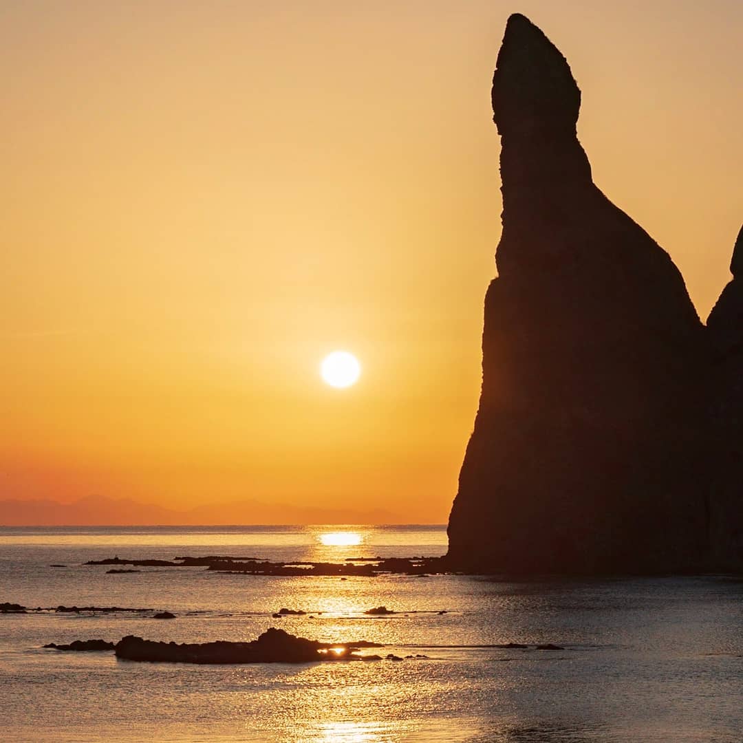 ShimizuZen's tweet photo. 快晴の夜明、奇岩セタカムイ
#strangerock #セタカムイ岩 #北海道 #北海道カメラ部 #japan #古平町 #ふるびら #朝日 #日の出 #tokyocameraclub #東京カメラ部 #Japan #Photo #写真 #日本 #Photograph #Photography https://t.co/VnoGtMkLmq