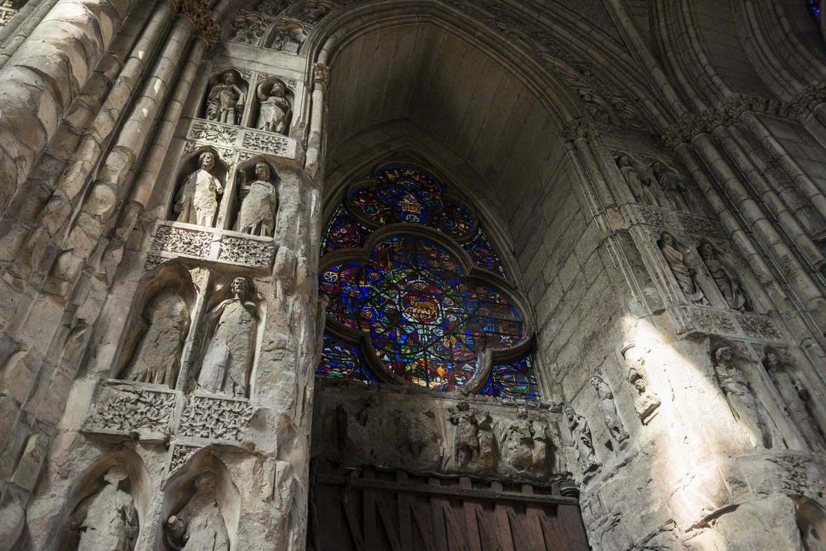 ExploreFranceEN's tweet photo. The cathedral of Reims is as beautiful on the inside as it is on the outside! Make sure to go in and marvel at its Gothic beauty 😍 https://t.co/JbuYuL7rFg

📸 Joel Carillet / iStock #FeelLaChampagne https://t.co/J6Ii6onC9g