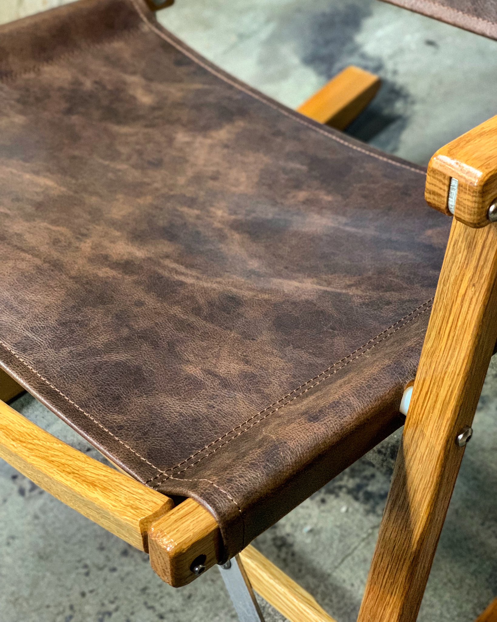 Backdrop Leathers カーミットチェア用本革ジャケット完成 希少ラクダ革です 裏地にはアメリカン アーミーダック 撥水 防水加工 え ええやないか 思ったより渋いやないか 同じ革が手に入るかどうかは分かりません もう一脚 Backdrop Leathers カーミットチェア用本革ジャケット完成 希少ラクダ革です 裏地にはアメリカン アーミーダック 撥水 防水加工 え ええやないか 思ったより渋いやないか 同じ革が手に入るかどうかは分かりません もう一脚