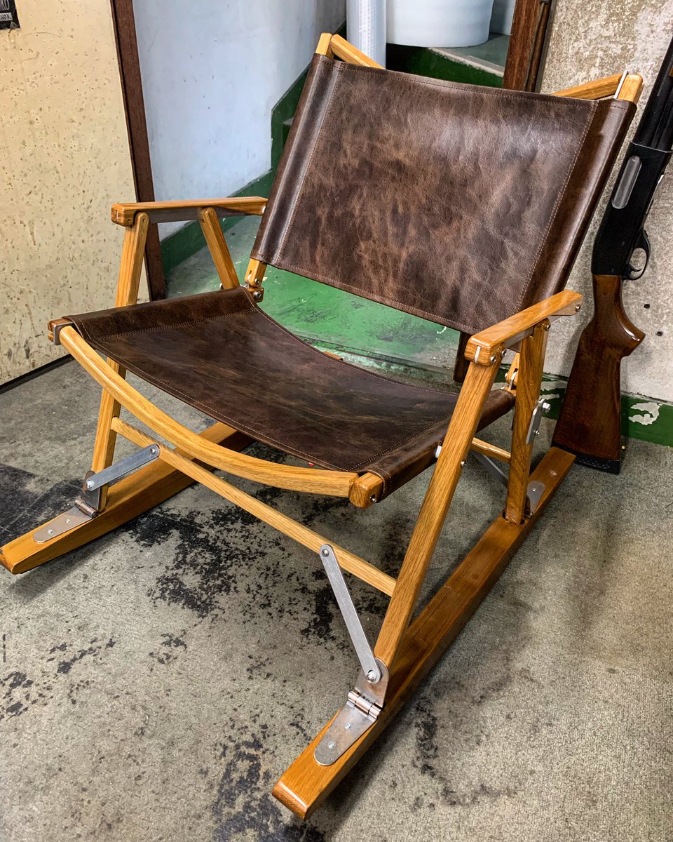 Backdrop Leathers カーミットチェア用本革ジャケット完成 希少ラクダ革です 裏地にはアメリカン アーミーダック 撥水 防水加工 え ええやないか 思ったより渋いやないか 同じ革が手に入るかどうかは分かりません もう一脚分だけ作れます 興味