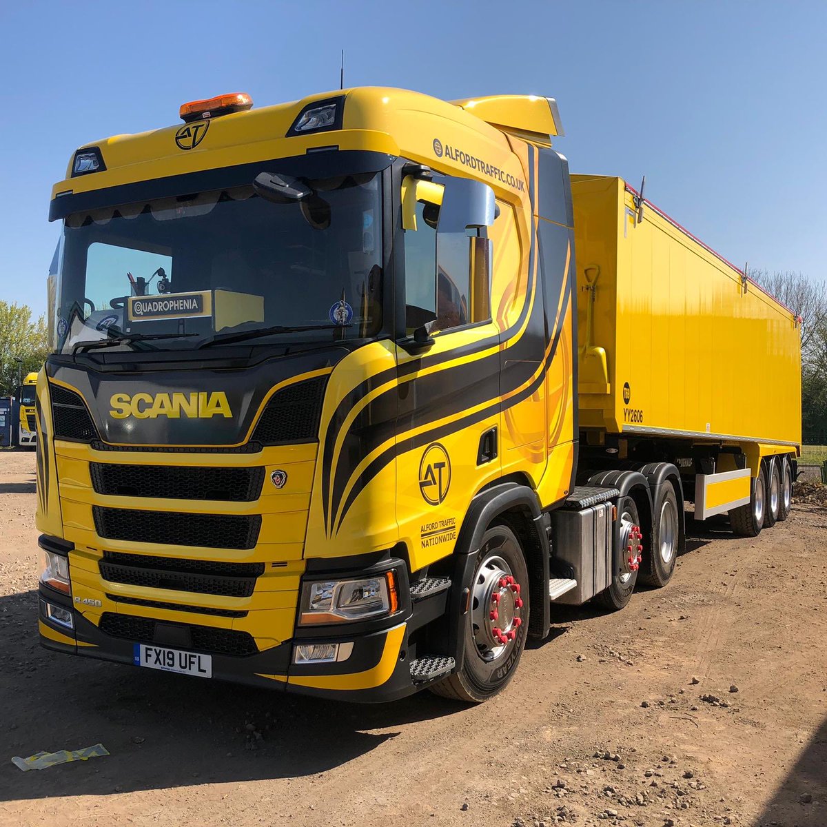 RevolutionWrapsUK tweet media