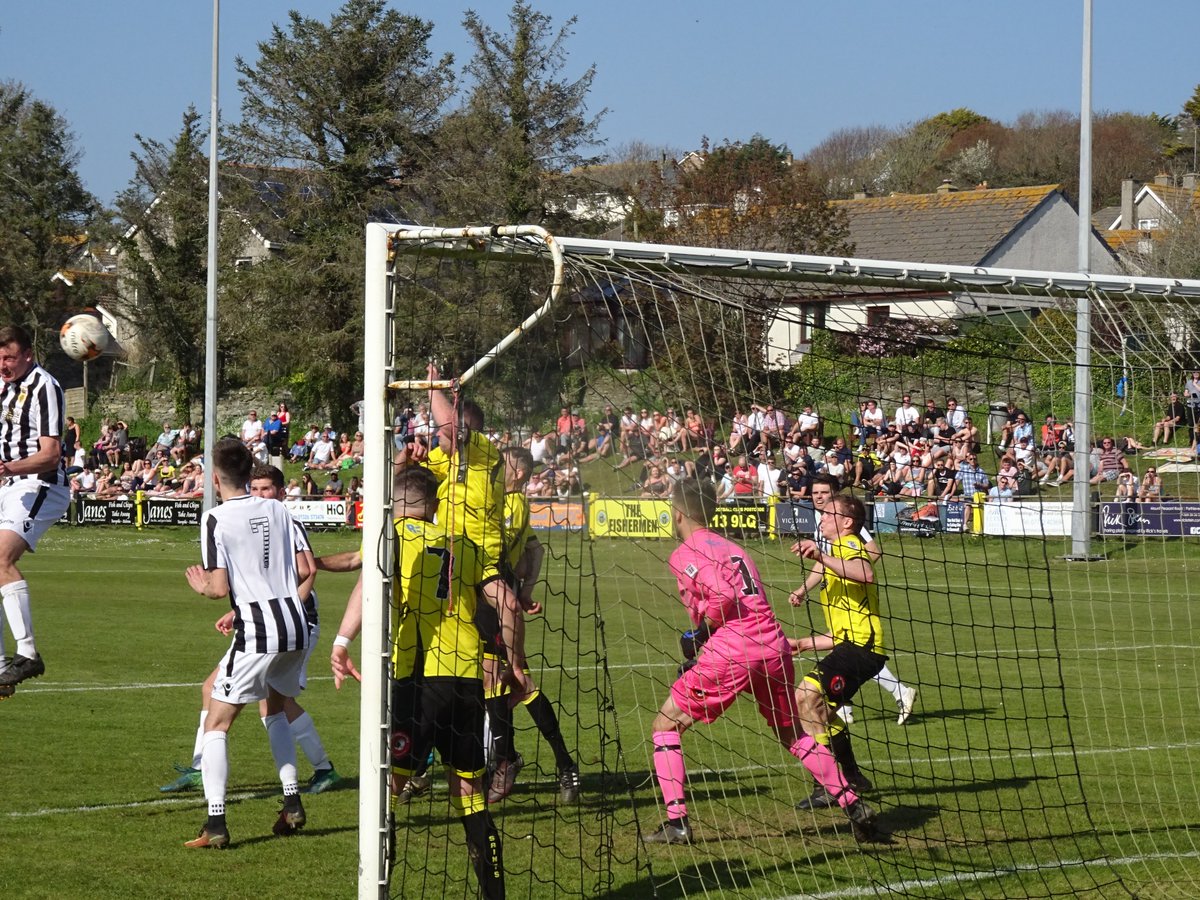 Cornishfootball's tweet image. The winning moment from yesterday's LWC Drinks Combination League Cup Final! @IlloganRbl go in front again