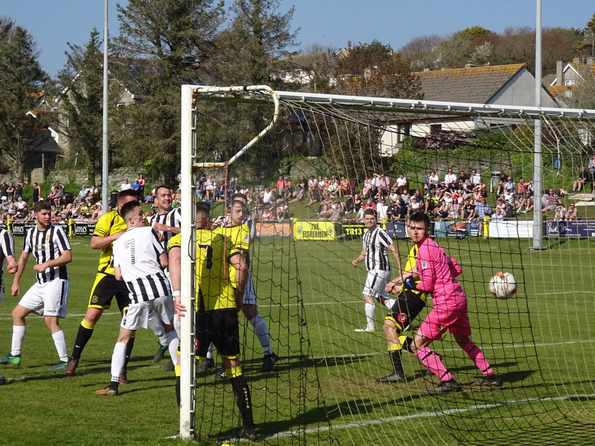 Cornishfootball's tweet image. The winning moment from yesterday's LWC Drinks Combination League Cup Final! @IlloganRbl go in front again