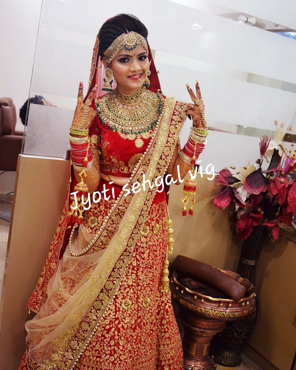 VigSehgal's tweet photo. #bride #weddingphotography #weddingmakeup #workoutmotivation https://t.co/83tyUKuD92