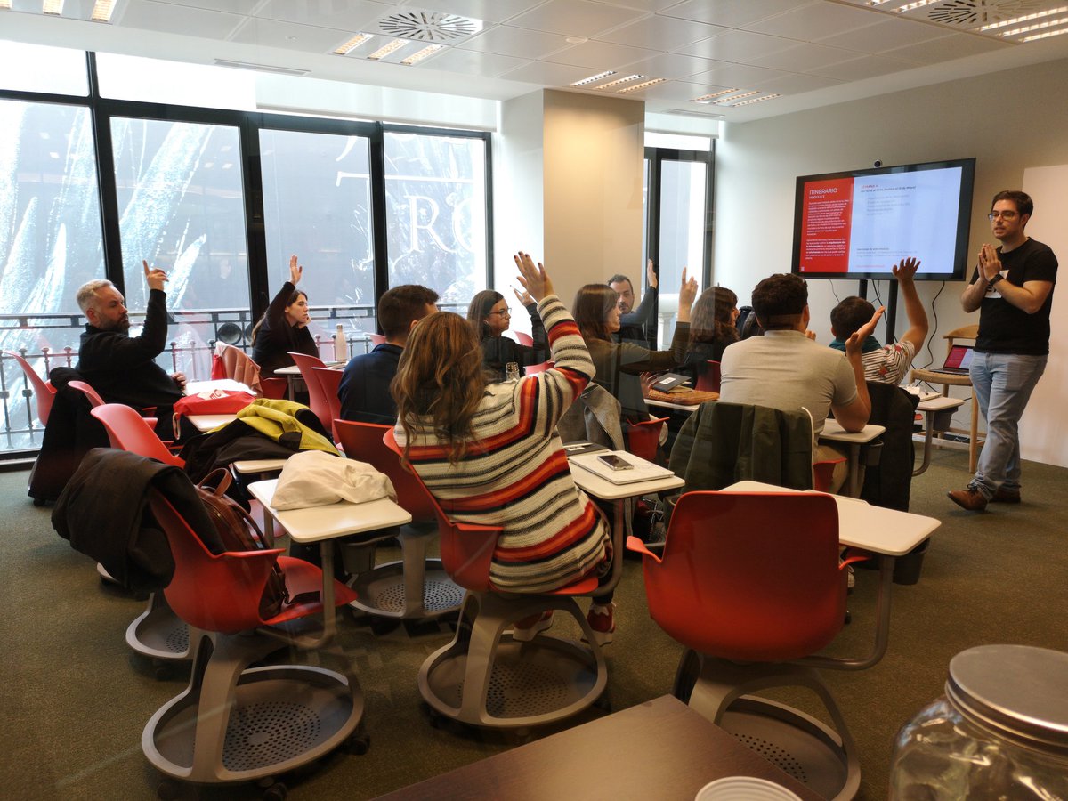 Abbas4khtar's tweet image. RT @uxerschool: 👏 Gran lunes de regreso de vacaciones en #Madrid con el comienzo del #UXBootcamp 🎓🚀 ¡A por la semana, UXERS! 💪
▪️
#UXUI #UX #UI #UserExperience #UserInterface #UXdesign #UIDesign #bootcamp #formación #semanasanta #backtowork