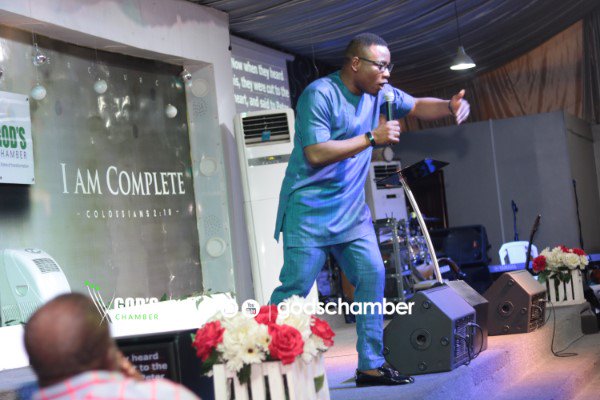 GodsChamberMin's tweet photo. Minister Emmanuel Owolabi minister @ the School of the Word, He spoke on the Topic "New Media Evangelism, a Fresh Approach to Witness" Text: John 3:16, Genesis 1:26.
#RecapSundayService
#NewMediaEvangelismaFreshApproach2Witness https://t.co/ARsYKB13hD