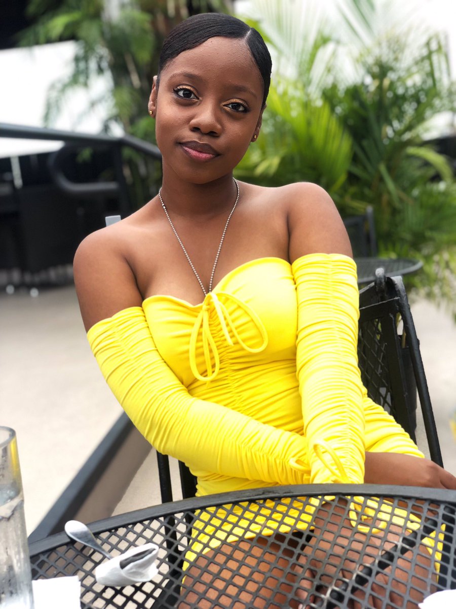 _glxry's tweet photo. 💛 https://t.co/6FBU63OXaU