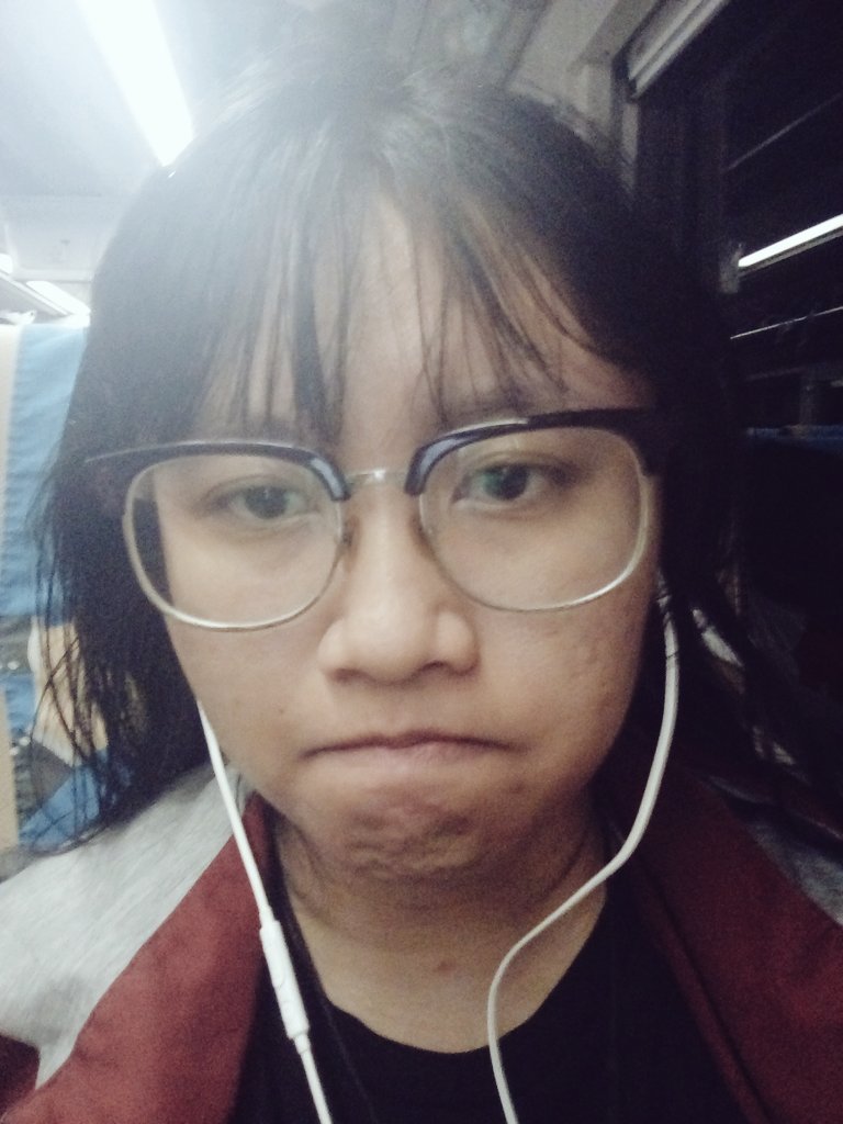 nikelyzed's tweet photo. My eyebags doubled!! 😹 #delater https://t.co/Lp43uckRdq