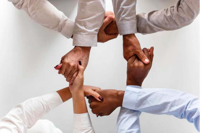 adage's tweet photo. Now's the time to take an omnichannel approach to your branding https://t.co/nPJDvS5PP2 https://t.co/xkx68gCIgn