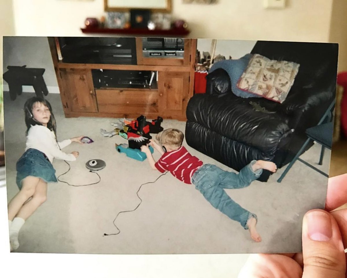 JennaRaeChapman's tweet photo. I had to share this picture after hearing last week’s @MyFavMurder. Here you’ll find an early 2000s scene of my brother &amp; I playing w a power rangers toy. The best part is that my brother’s headphones aren’t plugged into anything 😂 #myfavoritemurder #ssdgm #PowerRangers https://t.co/LWsOU0kMrg
