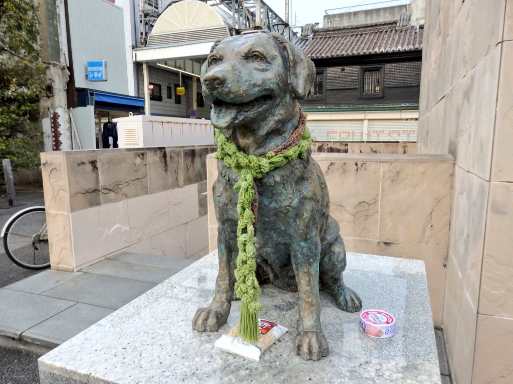 Uzivatel 匕 キ イシ夕 Na Twitteru 警察犬 きな子 丸亀市 映画にもなったズッコケ見習い警察犬 きな子 の銅像が丸亀駅前に鎮座しています ちなみにきな子はのちに正式な警察犬として採用されましたが数年で引退 14歳で老衰のため息を引き取りました