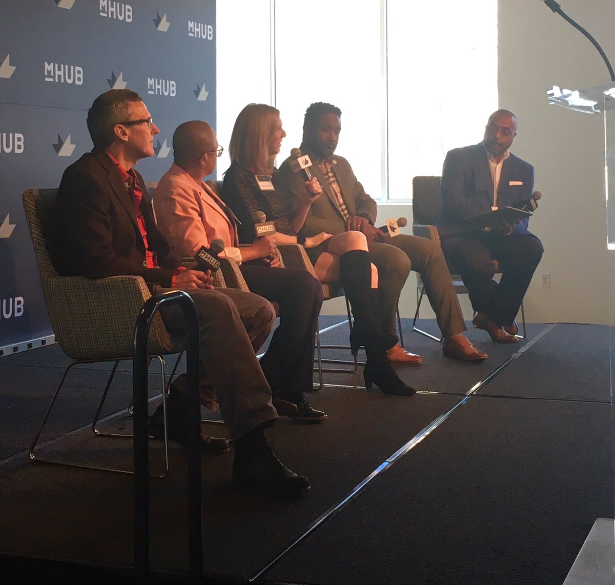 IllinoisDoIT's tweet photo. State of Illinois CIO Ron Guerrier (far right) leads a discussion on innovation with leaders from education, non-profit, private and public sectors @mHUBChicago #ReImagineIT https://t.co/0NlecR7zAf