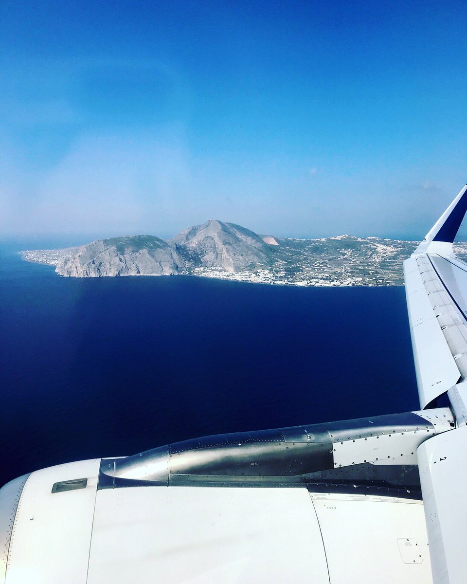 #Santorini ✈️ #Athens , #Grecce 🇬🇷 #VisitGreece #visitsantorini