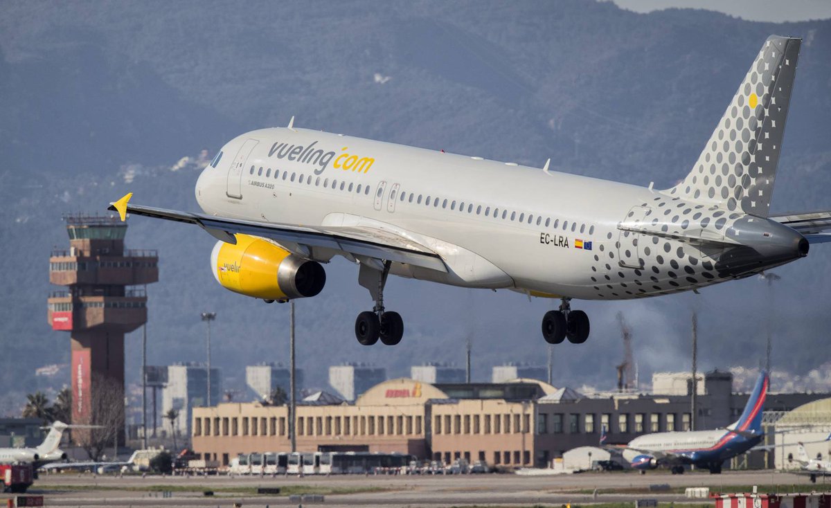 #Accesibilidad <a href="/vueling/">Vueling Airlines</a> endurece la aplicación de la norma para el embarque de personas en sillas de ruedas. <a href="/el_pais/">EL PAÍS</a> elpais.com/sociedad/2019/…