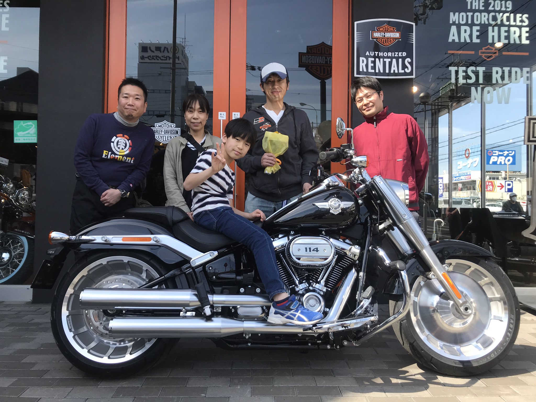 تويتر ハーレーダビッドソン東大阪 Harley على تويتر 先日ご納車させていただきました お客様のご紹介です T Co Nudya18la5 Flfbs Flfb ファットボーイ ターミネーター ハーレーダビッドソン ハーレー 納車 ハーレー女子 バイク女子 ガールズ