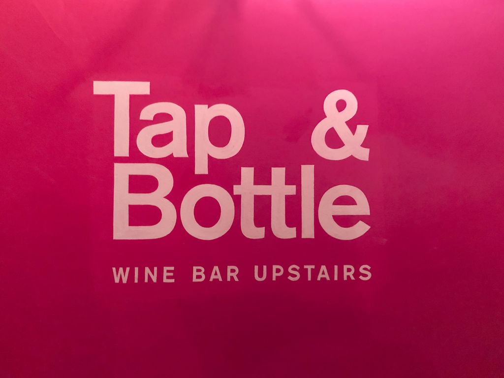 Might #Bankholiday Monday have this written all over it? Tap and Bottle <a href="/flatironsquare_/">Flat Iron Square</a> is the perfect place for an afternoon tipple #Bankside