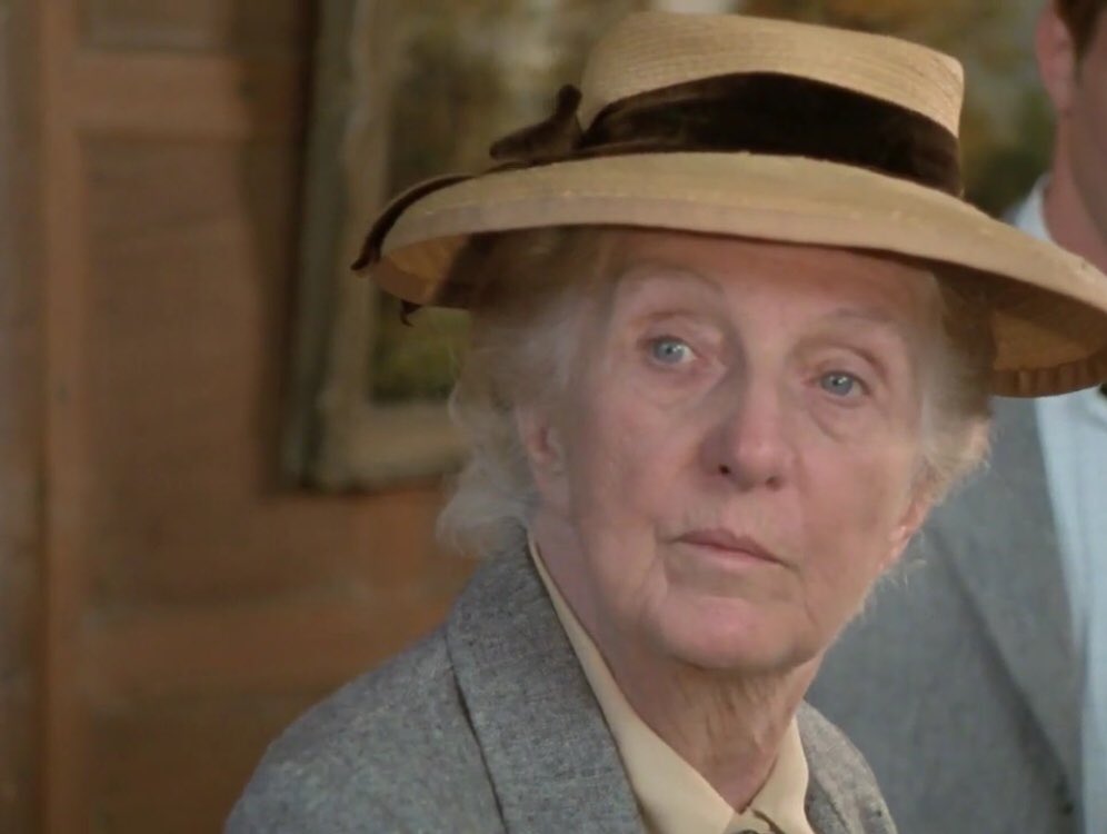 Joan Hickson Fans na Twitteru: "Joan as Miss Marple in The Moving Fing...