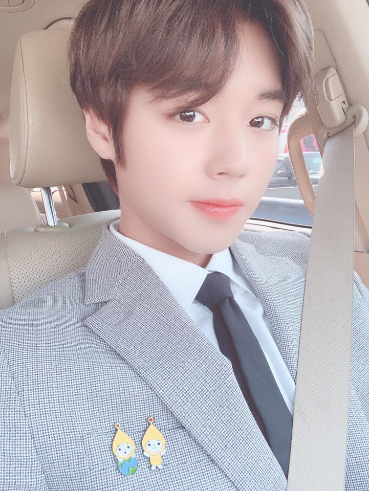 [#박지훈]

지금부터 ‘지구의 날’ 소등행사가 10분동안 진행됩니다.
지구를 위해서 MAY 여러분들도 함께 10분간 불을 꺼주세요🌎
#climatechange_SOS #기후변화SOS #저탄소생활
#saveourseasons #나의지구를구해줘 #SOS_지구의날_소등
#SOS_earthday_lightsout