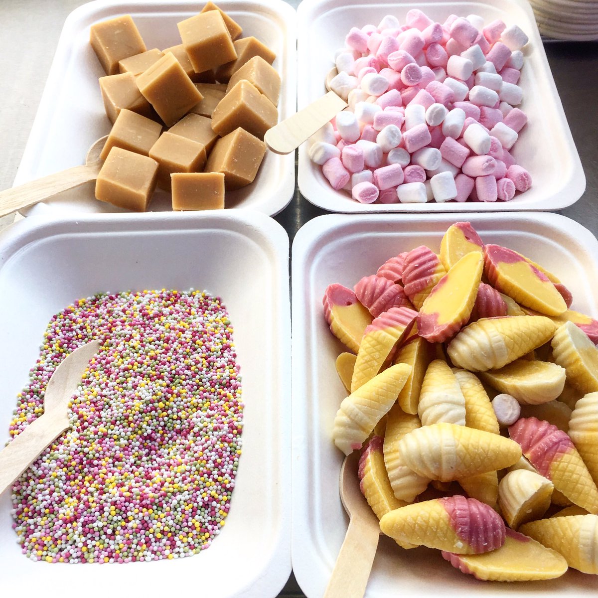 What topping would you choose? Classic sprinkles for me 😋😋😋