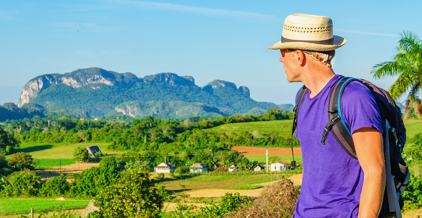 HavanaMarathon's tweet photo. 'Cuba Solo Travel: What American Travelers Need To Know' via the @insightcuba blog post: https://t.co/ypVuXGnQZl #cuba #travel #cubaisback https://t.co/SHMuade4Cn