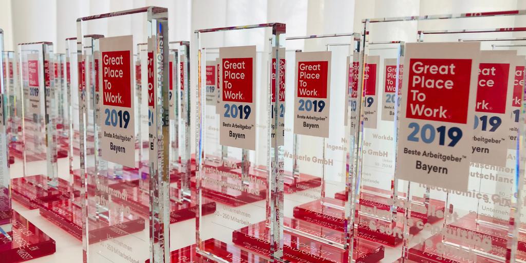 Fairness, Weiterbildungsmöglichkeiten, Work-Life-Balance und Spaß an der Arbeit – diese und viele andere Kategorien wurden vom <a href="/GPTWDeutschland/">Great Place to Work® Deutschland</a> Team abgefragt. Nun liegen die Ergebnisse vor und wir wurden in drei Kategorien ausgezeichnet! bit.ly/2VhM1qU #AxisHR