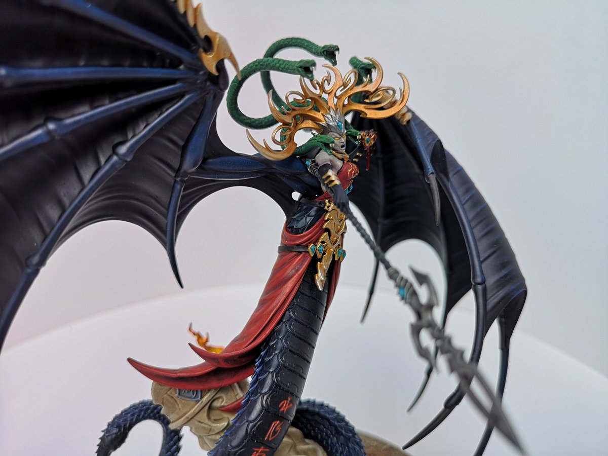 OneSicBunny's tweet photo. OK, here's Morathi. She's actually 2 models for those unaware, so make sure to check out the other tweets to see the smaller one 😉

Pretty pleased overall, had a hideous join issue on the robes which would've been nice to avoid 😑

#wepaintminis #miniatures #miniaturepainting https://t.co/DLDJIxY7NC