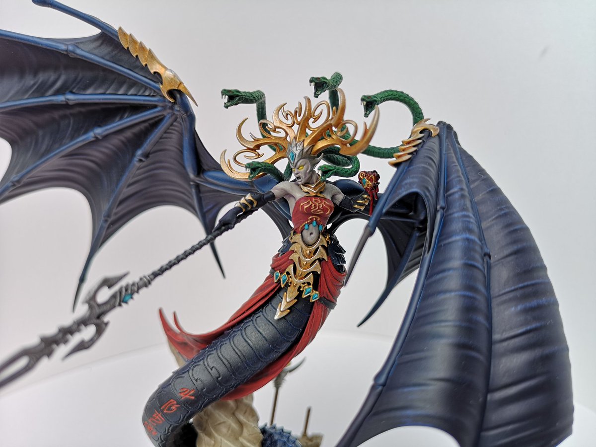 OneSicBunny's tweet photo. OK, here's Morathi. She's actually 2 models for those unaware, so make sure to check out the other tweets to see the smaller one 😉

Pretty pleased overall, had a hideous join issue on the robes which would've been nice to avoid 😑

#wepaintminis #miniatures #miniaturepainting https://t.co/DLDJIxY7NC