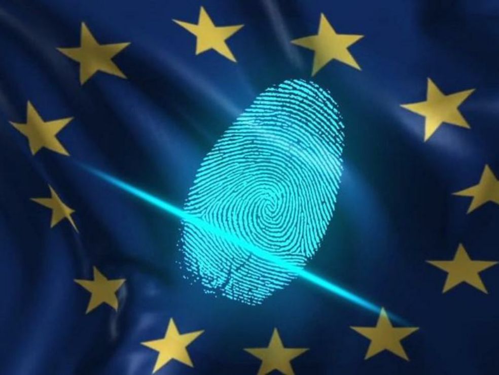 ruggerotonelli's tweet image. EU votes to create gigantic biometrics database ...what could possibly go wrong? buff.ly/2W0FBg3
#privacy #Security #cyberthreads #Hacking ...Meh!
