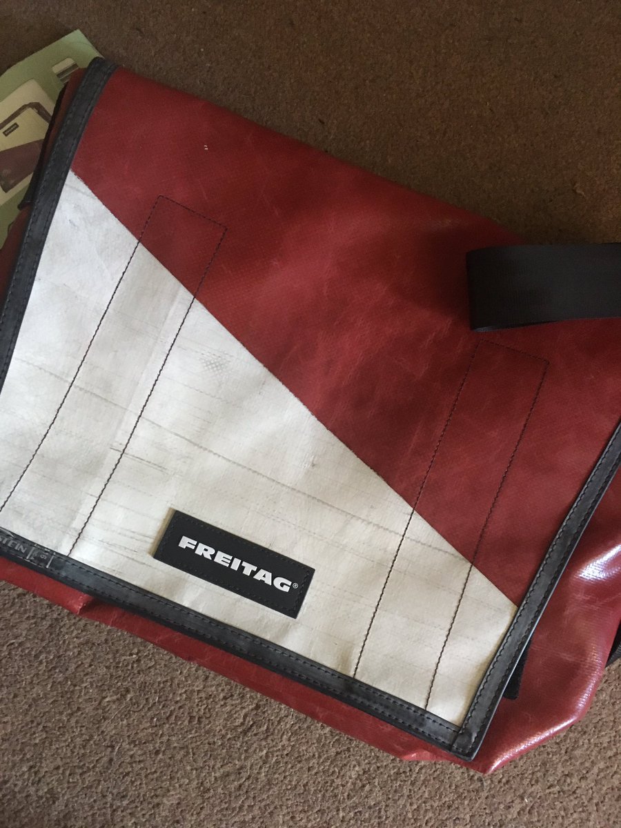 filmmadfinn's tweet image. Just been handed this parcel and apparently it has been sat over at my neighbours house for a while! It’s my competition win from @BurningMenFilm! Thanks SO much! So glad I won! Awesome Vinyl album, poster, mouse mat and Freitag Satchel!!! #BurningMen