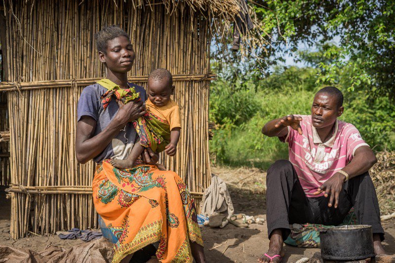 “I have lost everything, and it will take us some time to rebuild a new house, maybe on higher ground. In the meantime, at least the food I receive will help feed my children for a while.”

Ruthie Banda, a mother of 4 from #Malawi, about how #CycloneIdai affected their lives.